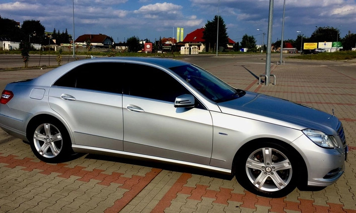 Mercedes-Benz Klasa E cena 49500 przebieg: 283000, rok produkcji 2009 z Kisielice małe 277